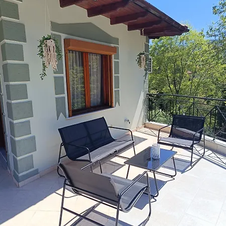 Tsimas House Holiday home *